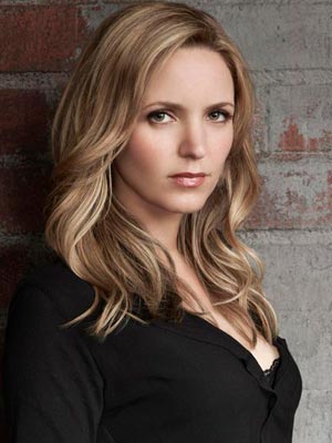 Джордана Спиро в роли Эмбер